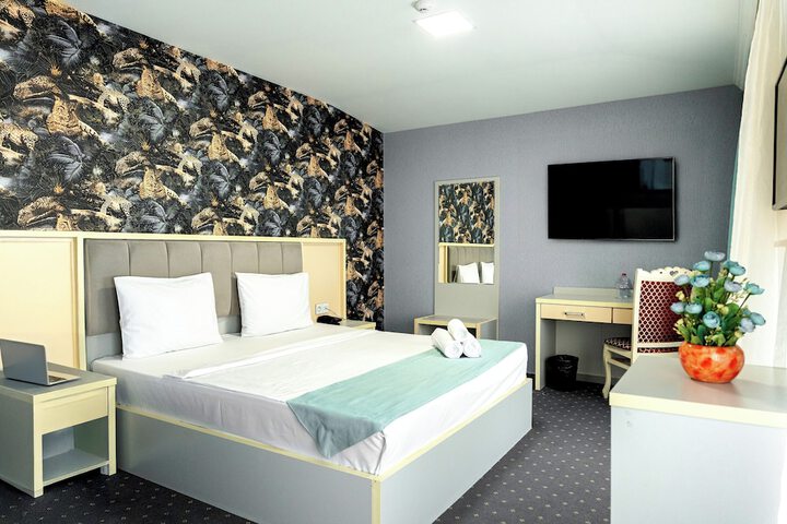 Room 32 of 72