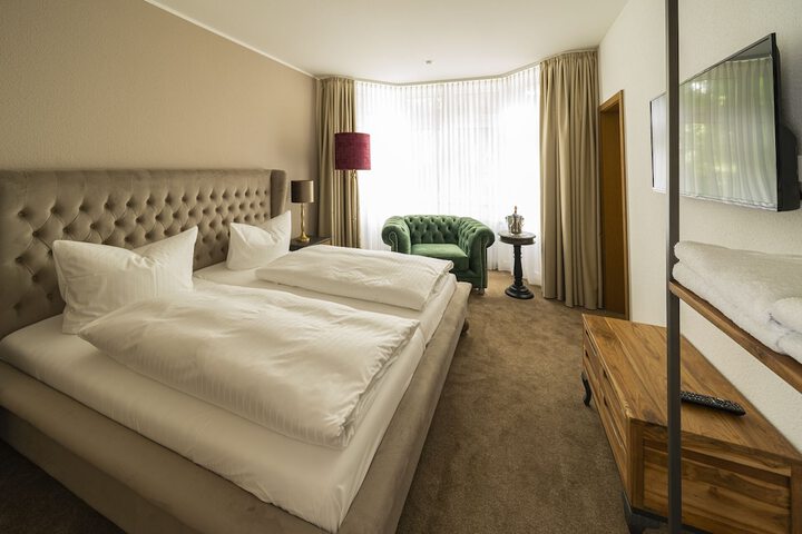 Room 7 of 48