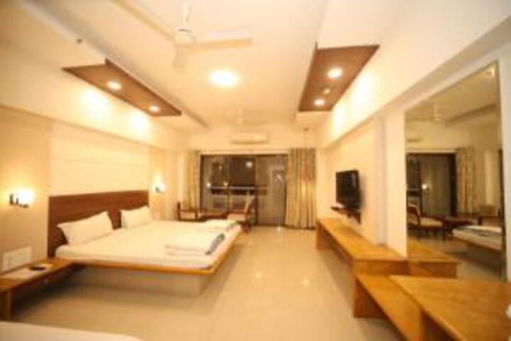 Room 2 of 23