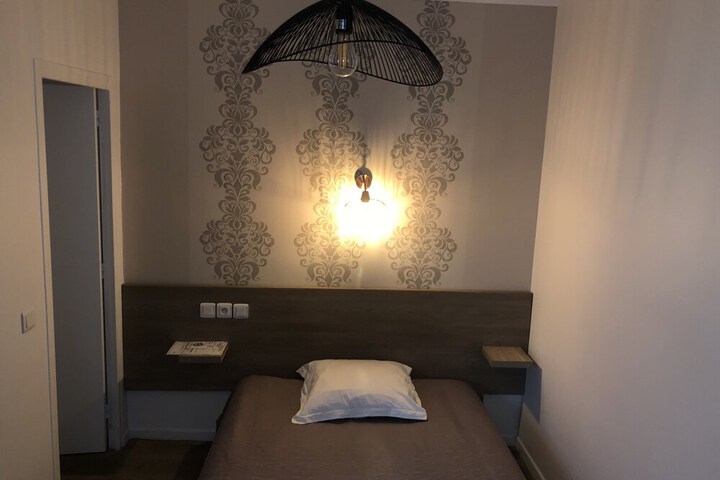 Room 7 of 42