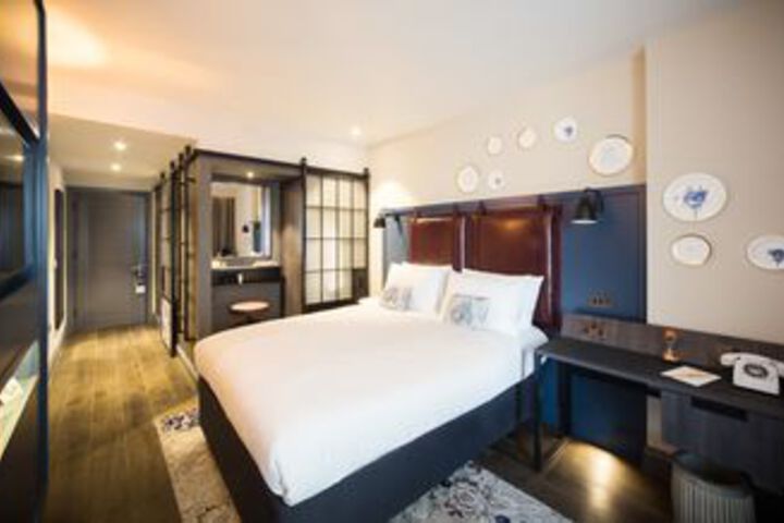 Room 44 of 51