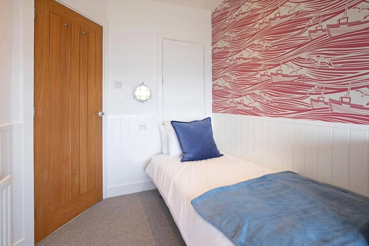 Room 3 of 12