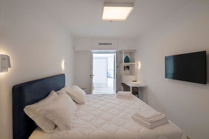 Room 11 of 82