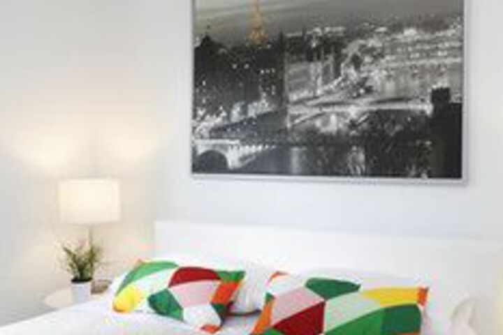 Room 72 of 245