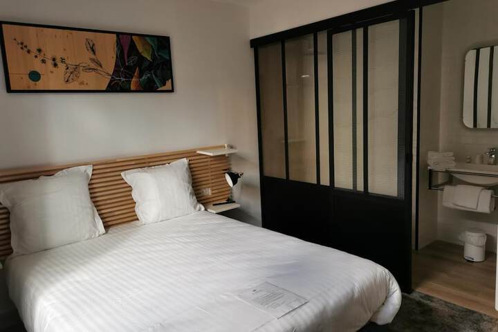 Room 9 of 31