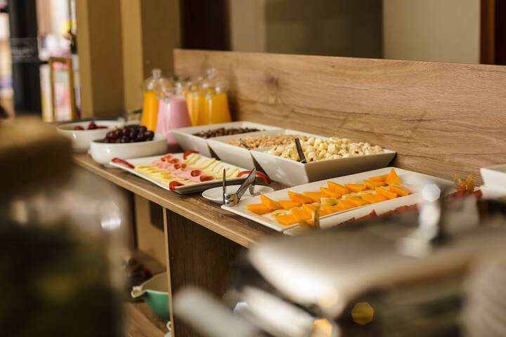 Breakfast/Coffee Service 52 of 68