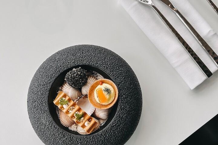 Dining 60 of 78