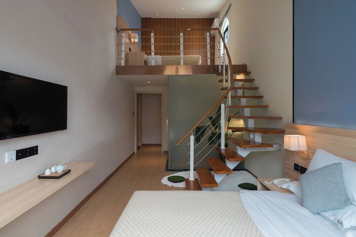Room 15 of 126