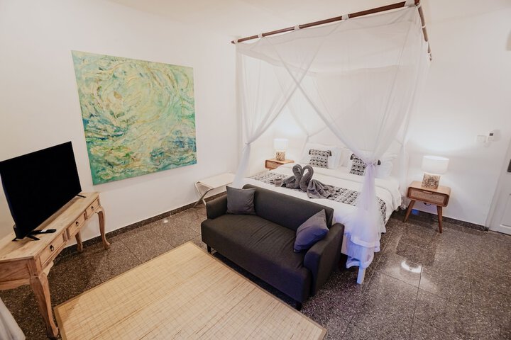 Room 9 of 21