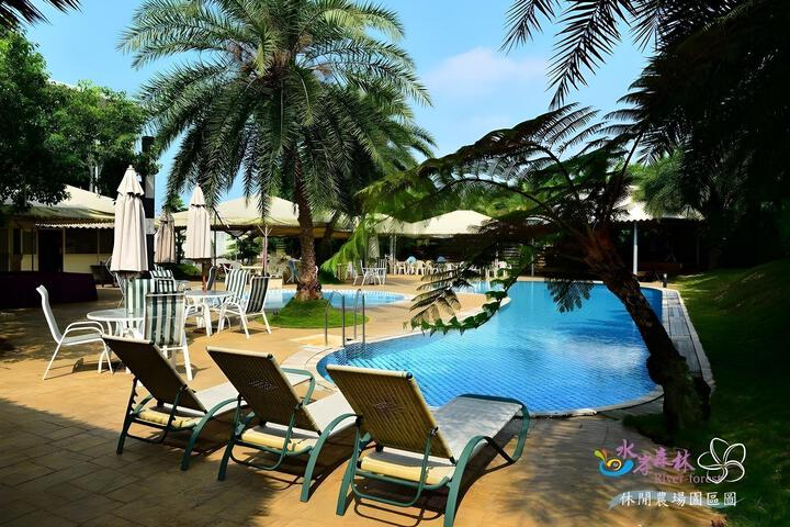 Pool Hotel