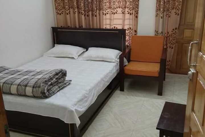 Room 3 of 9