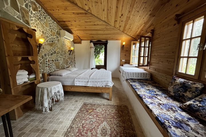 Room 15 of 127