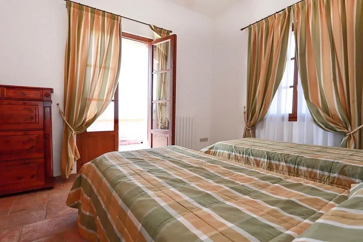 Room 2 of 11