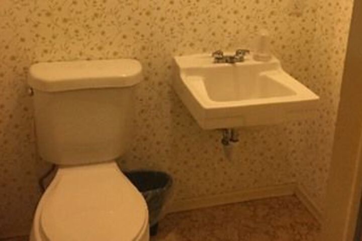 Room 12 of 182