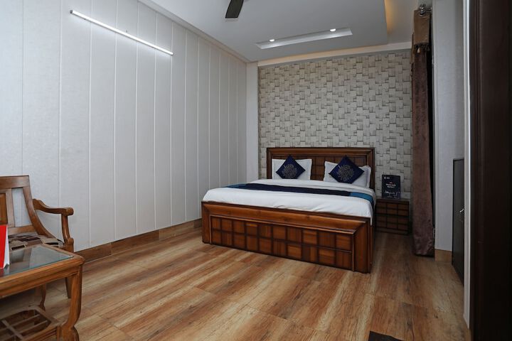 Room 15 of 26