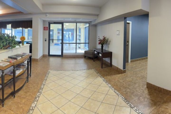 Entrance & Lobby