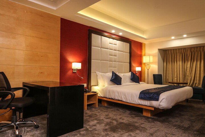 Room 9 of 30