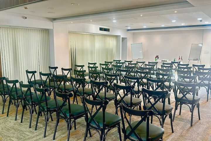 Ballroom/Hall 133 of 180