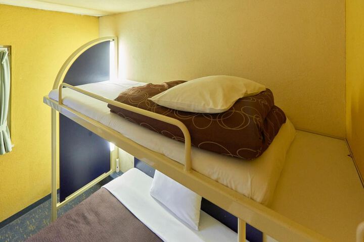 Room 12 of 61
