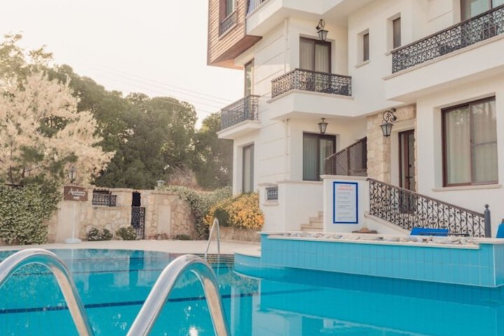 Hotel with Pool