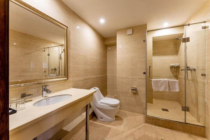 Room 16 of 24