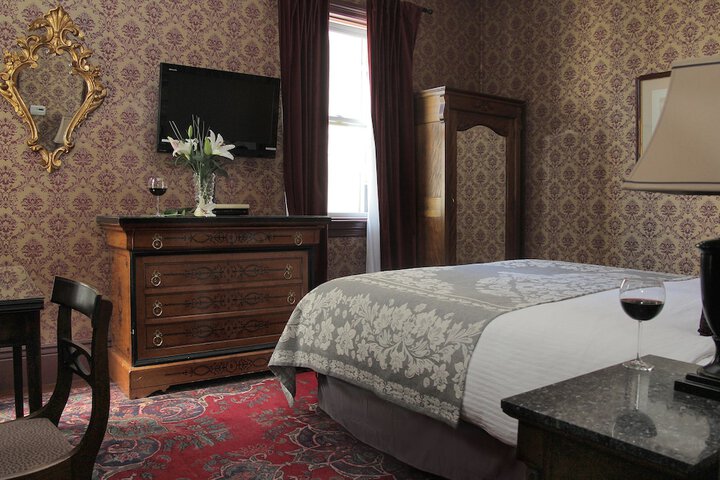 Room 4 of 39