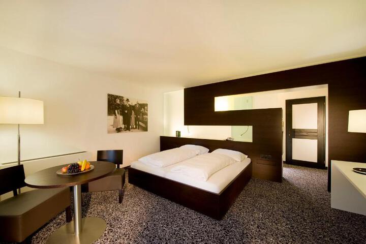Room 1 of 22