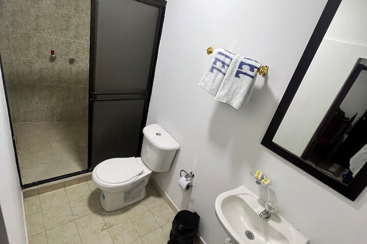 Room 9 of 15