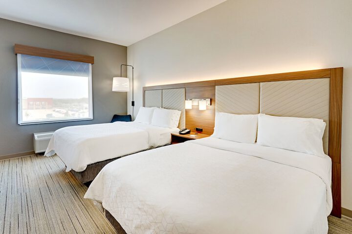 Quadruple Queen Size Bed (10 of 11)