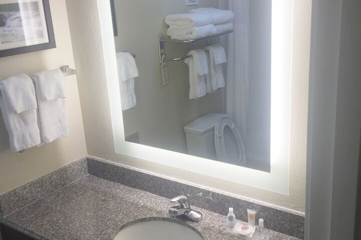 Bathroom sink