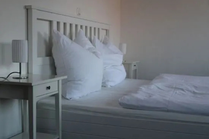 Room 1 of 5