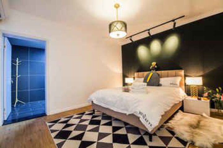 Room 12 of 21
