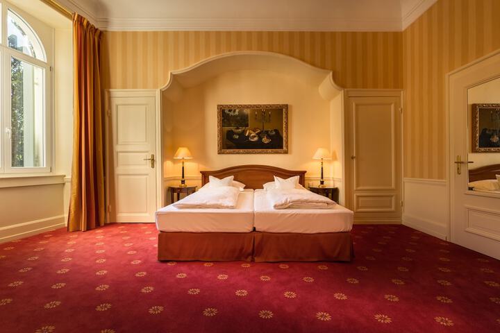 Room 7 of 67