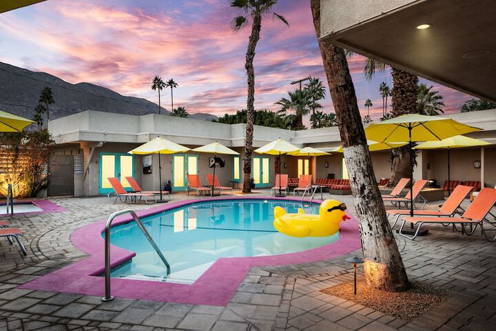 Pool 40 of 54