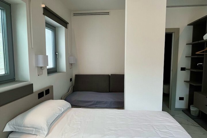 Room 22 of 68
