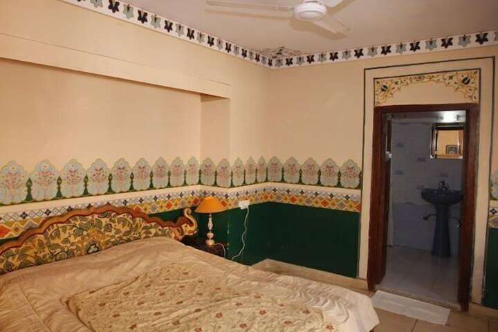 Room 5 of 39