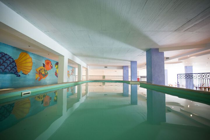 Hotel Pool