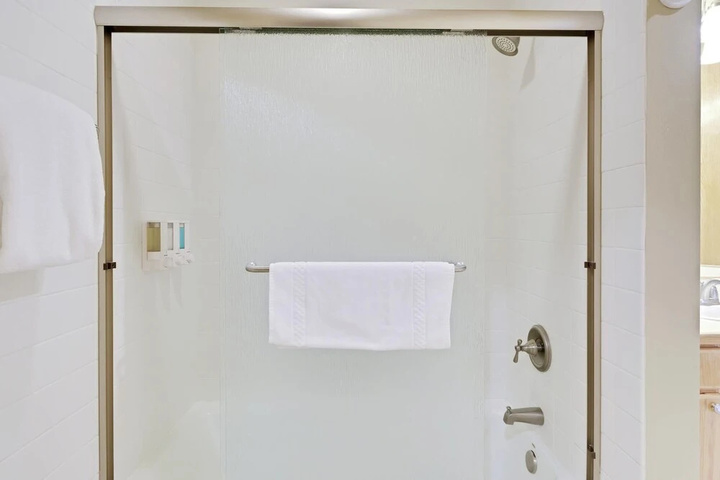 Room 9 of 20