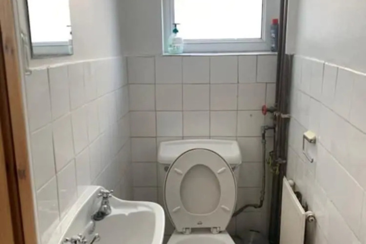Room 8 of 14