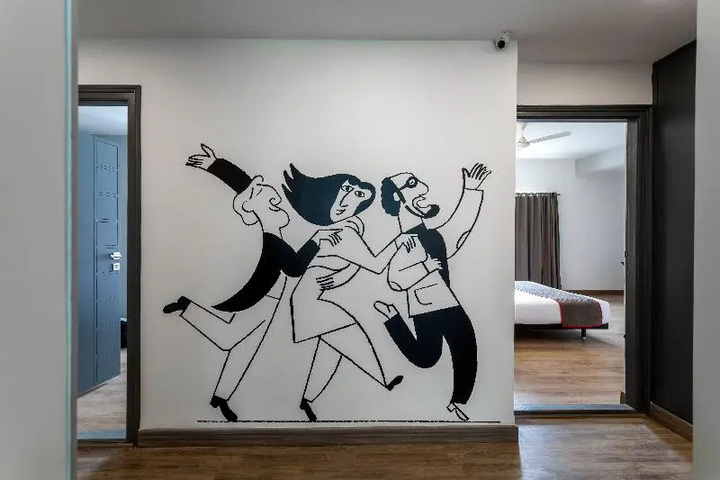 Room 4 of 13