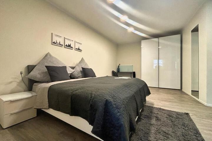 Room 13 of 60