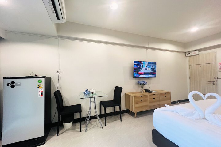 Room 9 of 20