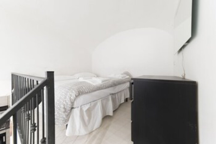 Room 16 of 22