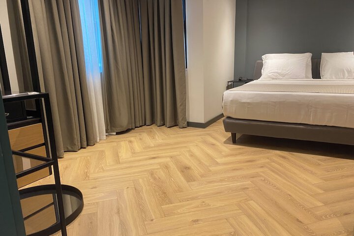 Room 2 of 51