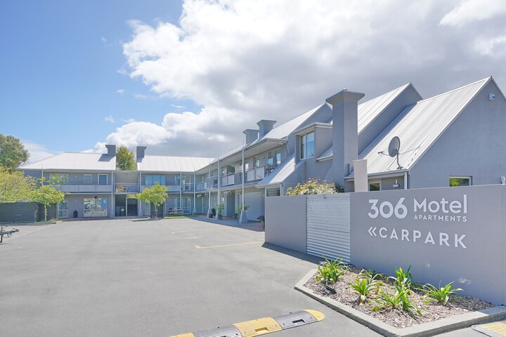 306 Motel Apartments