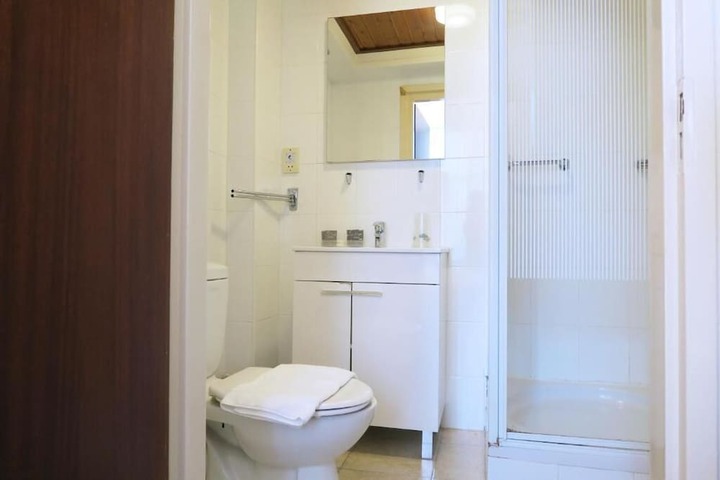 Room 25 of 53