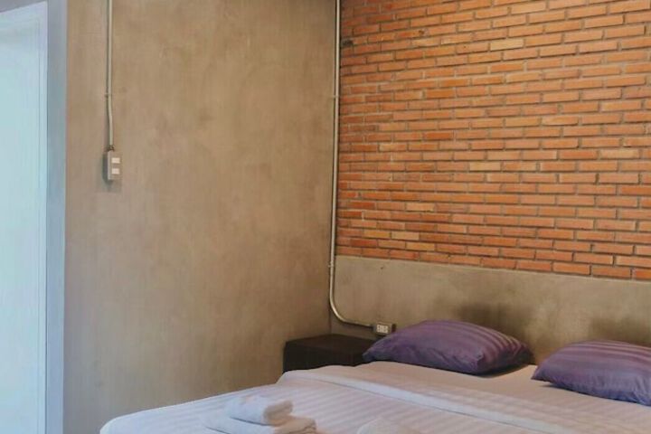 Room 5 of 15