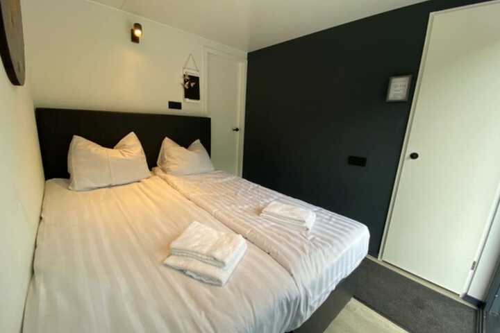 Room 4 of 24