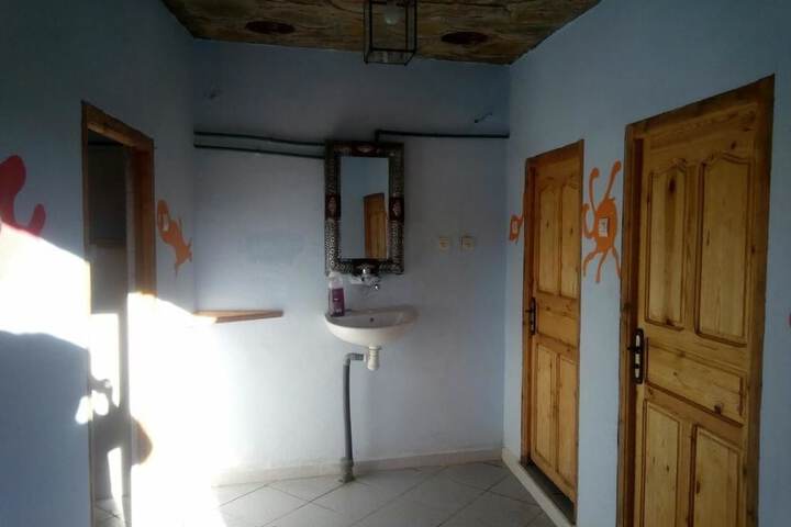 Room 27 of 46