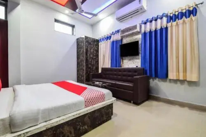 Room 2 of 15